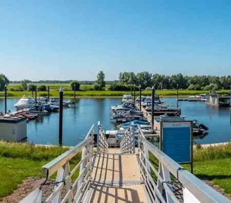 Marina Strandbad Aan Het Oever Mit Zaun Haus Nr 135 *